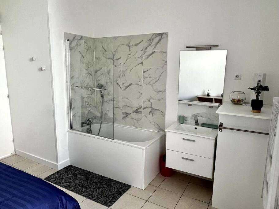 Appartement Avec Exterieur Loos Exterior photo